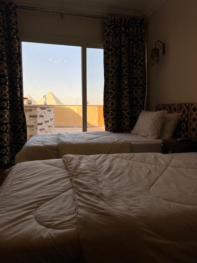 מלון Kafret el-Gabal Bedouin Pyramids View מראה חיצוני תמונה