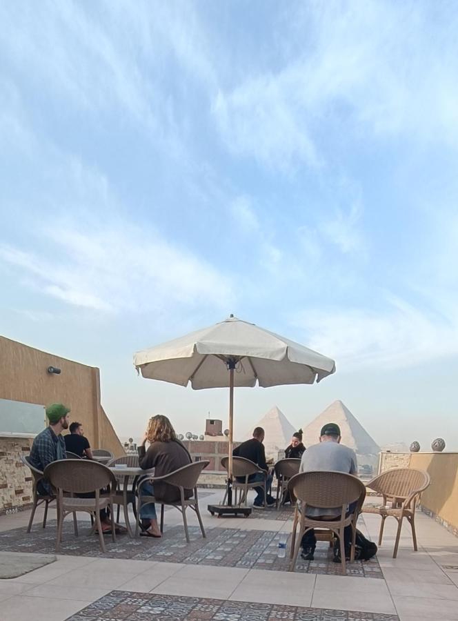 מלון Kafret el-Gabal Bedouin Pyramids View מראה חיצוני תמונה