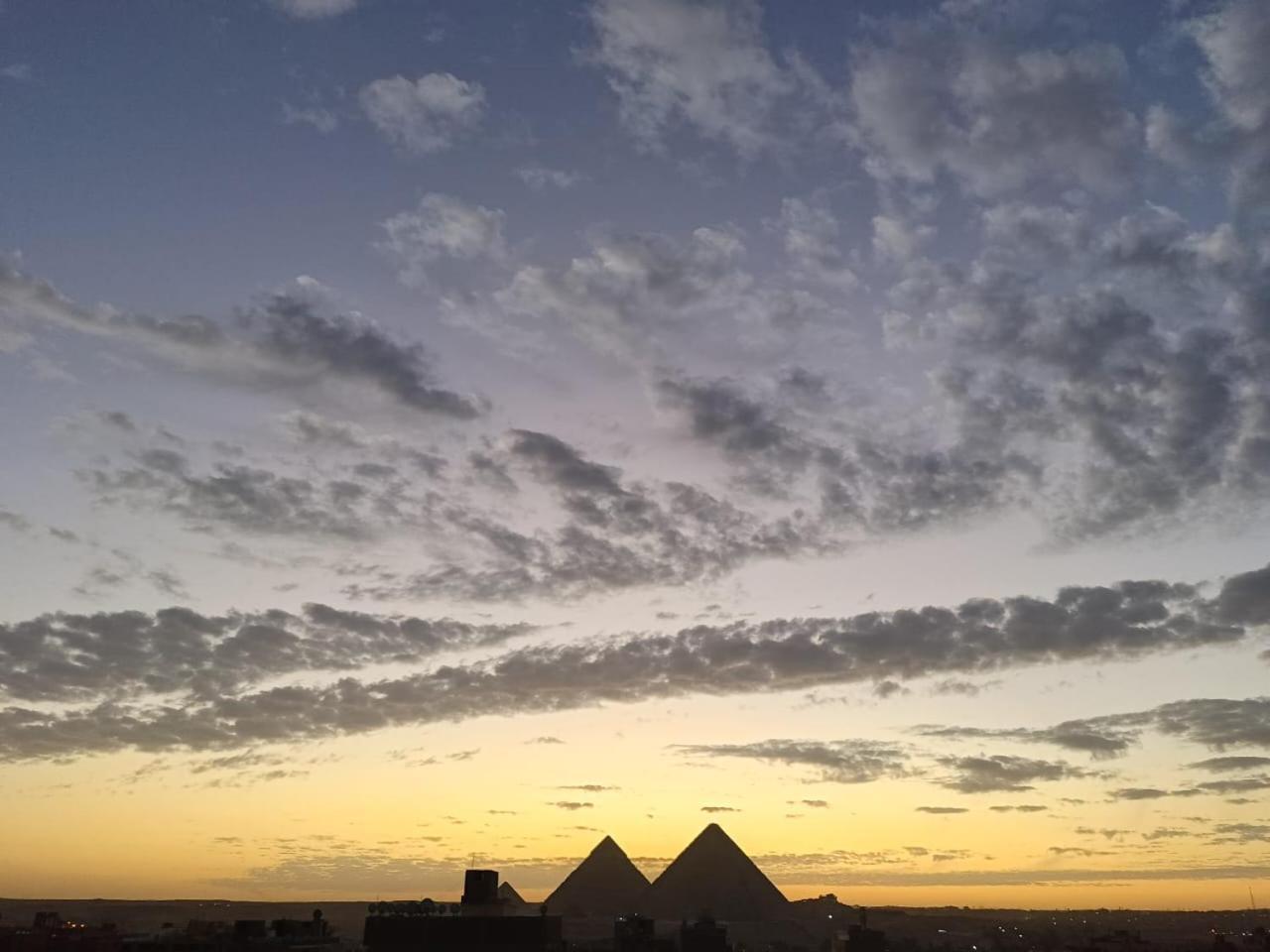מלון Kafret el-Gabal Bedouin Pyramids View מראה חיצוני תמונה
