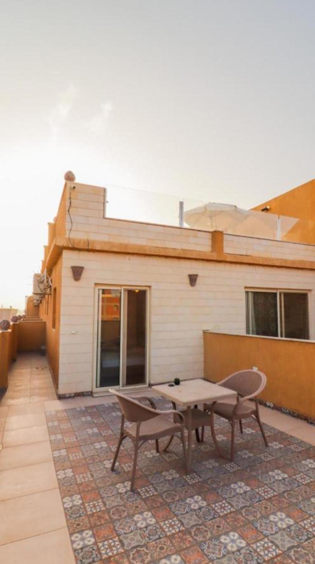 מלון Kafret el-Gabal Bedouin Pyramids View מראה חיצוני תמונה